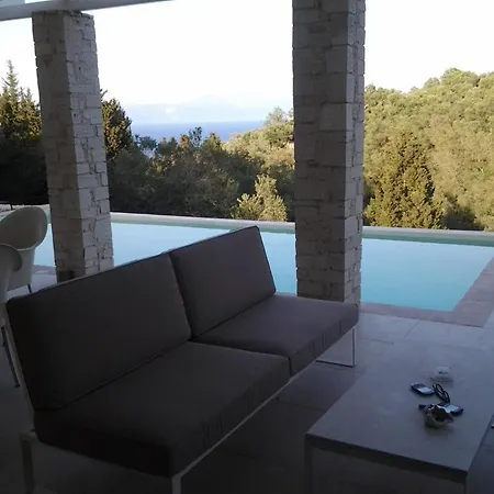 Lucrezia * Longos (Paxos)