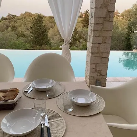 Lucrezia * Longos (Paxos)