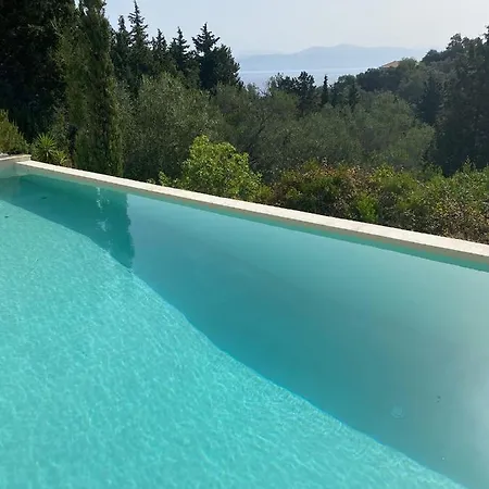 Lucrezia Longos (Paxos)