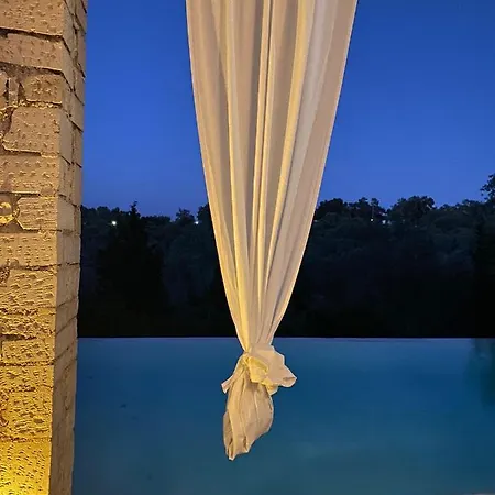 Lucrezia Villa *